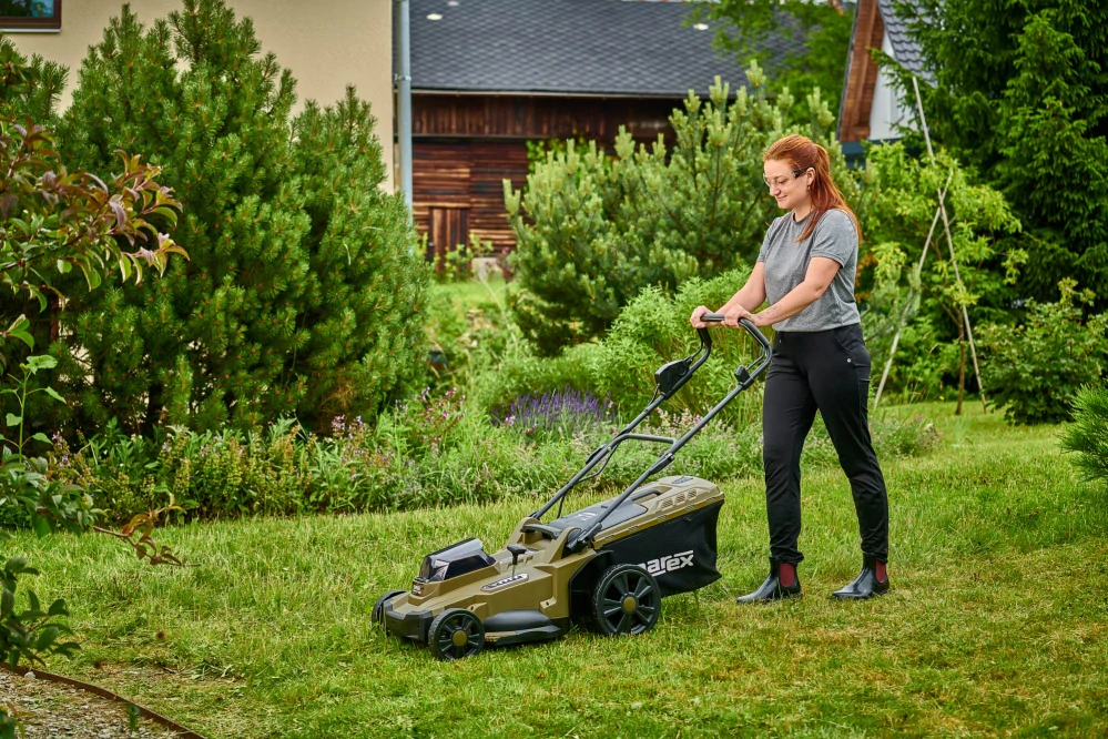 Akumulátorová sekačka na trávu CST 430 NAREX + nabíječka a 2x baterie